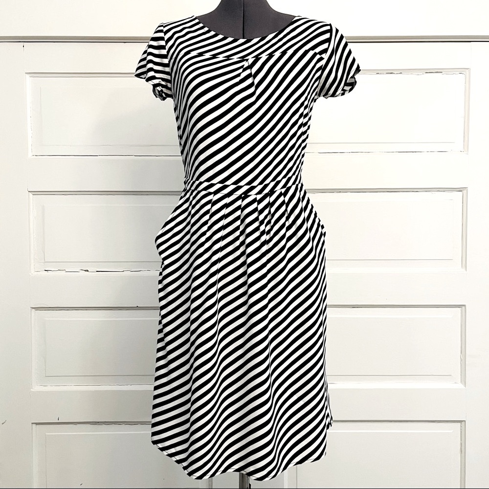 ModCloth Black/White  diagonal stripe B&W dress with pockets - Medium
